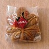 木村家本店 - 紅葉饅頭(粒餡)(税込110円)
焼き立てでまだ温かい紅葉饅頭
カステラ生地はもっちりしてますが少し硬めかな？、一方で玉子の味わいは穏やか、粒餡も程好い甘み
普通に美味しいですがインパクトは無い