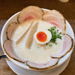 ラーメン家 みつ葉 - 豚CHIKIしおチャーシューメン