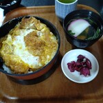 Owariya - かつ丼（ご飯少な目）