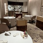 SINAE - 厨房の中にシェフステーブルも