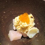 鮨 惣五郎 - 鰆、百合根、トビ子、マスカルポーネチーズと鰹節を和えた物