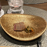 米沢牛黄木 - すみれ漬け　友三角