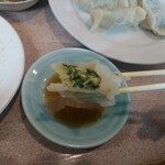 新シン - 餡も肉汁も美味しい