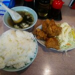 新シン - 鶏の唐揚げとライス