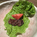 あじ源 - 上ロースと冷やしトマトのマリアージュ