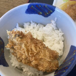 十勝庵 - まず先ずの大きさの浜名湖牡蠣フライ