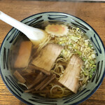 東華 - 中華そば、夢中で食べる一杯450円