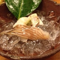 ろっこん - ランチに付いてくる刺身
