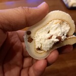 LAWSON - 塩豆大福仕立てのもち食感ロール