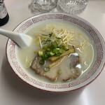 ポークラーメン  - にんにくラーメン