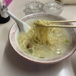 ポークラーメン  - 麺リフトしてみました