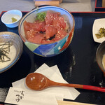 Tororoya - マグロ丼