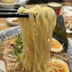 Marugen Ramen - 麺リフト
