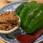 立呑み 鉄砲玉 - パリパリピーマンは先鋒に抜群！