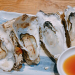Taishuushokudou Tokachi Izakaya Isshin - 焼き牡蠣と蒸し牡蠣