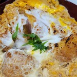 鮮活 喰で!! - ◆「まぐろカツ丼」(ちょい刺身のせセット)