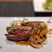 ラトリエ ドゥ ジョエル・ロブション - 京都府産七谷鴨のロティ サラダパストラルと共に