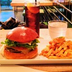 Craft Burger co. - クラフトワークチーズバーガーレギュラー1400円 コーラ400円