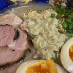 塩そば専門店 桑ばら - ホッキ貝と大蛤と帆立とホンビノス貝出汁のポロリ水泳運動会そば