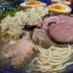 塩そば専門店 桑ばら - ホッキ貝と大蛤と帆立とホンビノス貝出汁のポロリ水泳運動会そば