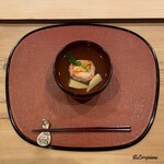 御料理 寺沢 - 毛蟹の真薯と雪中筍の椀物