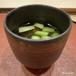 御料理 寺沢 - 滑子茸と榎茸と蔓紫の味噌椀