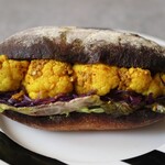 PATISSERIE ASAKO IWAYANAGI - カリフラワーのサブレサンド