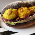 PATISSERIE ASAKO IWAYANAGI - カリフラワーのサブレサンド