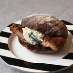 PATISSERIE ASAKO IWAYANAGI - たっぷりきのこと鮭のフライサンド