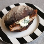 PATISSERIE ASAKO IWAYANAGI - たっぷりきのこと鮭のフライサンド