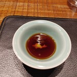 傳 - (2022/12 訪問)醤油差し可愛い。