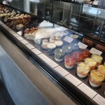 PATISSERIE ASAKO IWAYANAGI - ショーケース全景