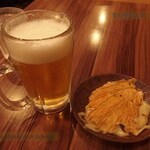 193454840 - おつまみセット（ビールと小チーズカリカリ）