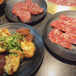 Amiyaki Tei - 上カルビ、ハラミ、ホルモン、キムチ