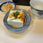 食事と酒処 真 - 最初に出てくる｡