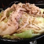 麺屋わっしょい - 男の根性黒醤油は、コショーをたっぷりかけて！！