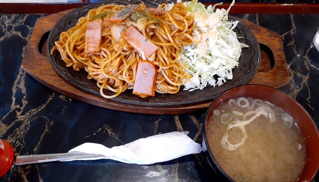 ホワイトハウス &ndash; 余目の絶品ハンバーグで満足度3.1