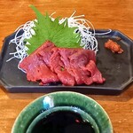 スパイスとお酒 食楽たべ - 生桜刺し。