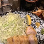 とんかつ けい太 - キャベツと薬味