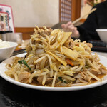 木里吉里 - 豚肉と野菜炒め 860円（ + 定食へ変更 330円）
                                豚肉と野菜炒めアップ