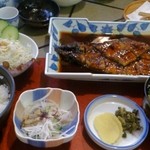 Tomimatsu Unagiya - 特上鰻の蒲焼定食。タレがたっぷり♪