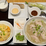 ハノイマチ - 海鮮チャーハンと鶏肉のフォーセット ¥1,250-