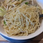 麺飯食堂 八右衛門 - 野菜たっぷりタンメンの麺