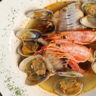 【当店自慢の味】旬の魚介で作る「ブイヤベース」
