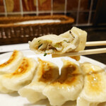 中国料理 鮮楽園 - 餃子 断面