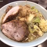 再訪問 23/01 ラーメン小(豚2枚) 「ニンニクアブラ」(900円) 