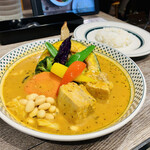 Rojiura Curry SAMURAI. - 豚角煮、スープはマイルド、辛さは辛口の３