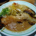 【チャーちゅるヒゲじい・魚介豚骨　１０５０円】