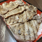 旭食肉協同組合 直売所 - 料理写真:特上ロースあみ焼き重！ぱっかぁ〜ん(^^)