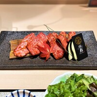 牛刺しと焼肉 仔虎 クリスロード店 - 